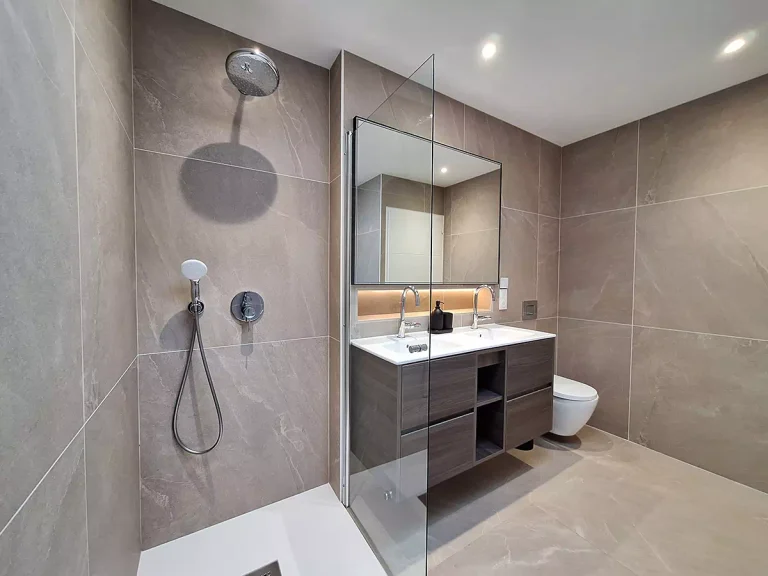 douche italienne avec robinetterie encastrée